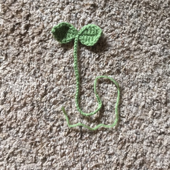 Handmade Crochet Leaf Bookmark - Picture 2 of 3